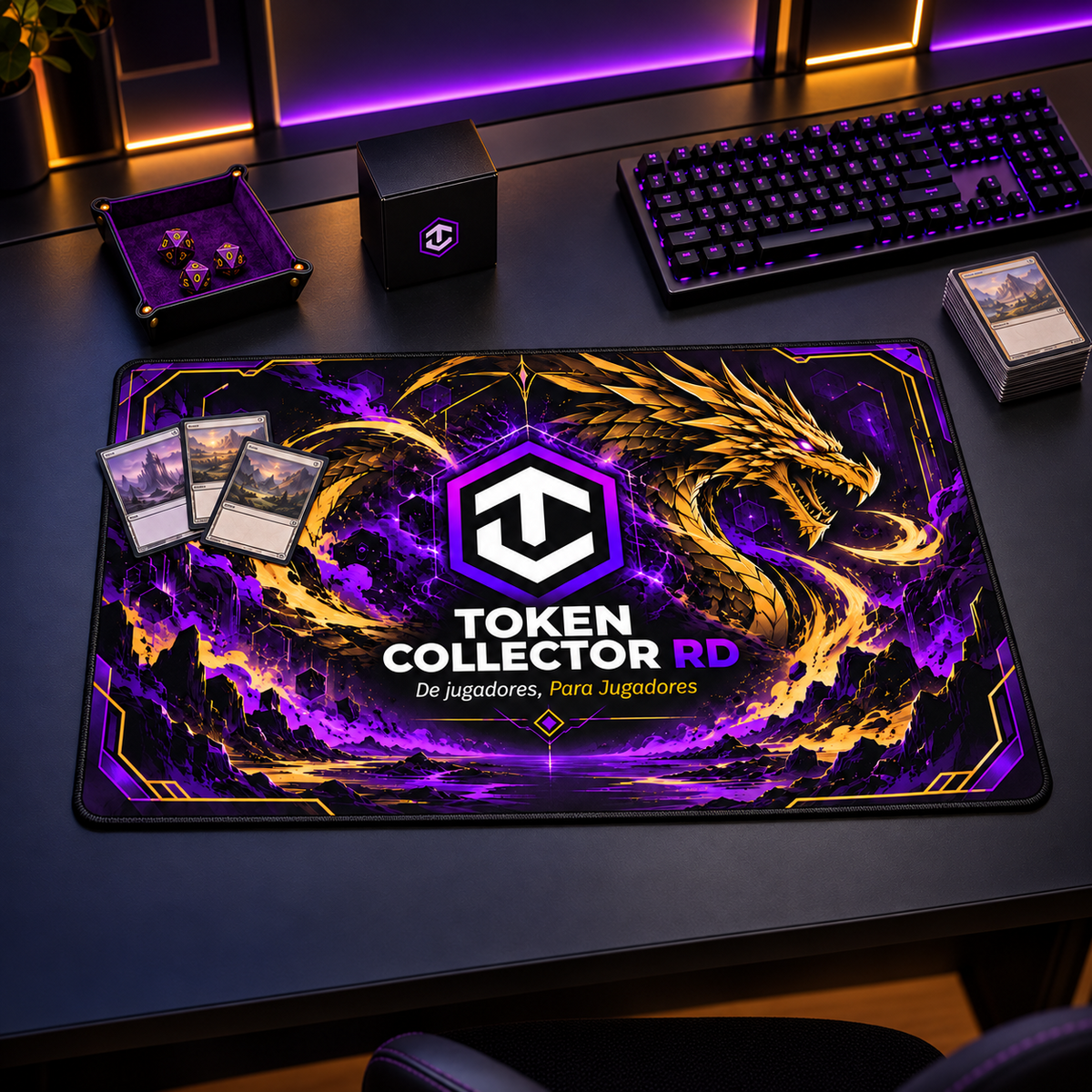 Vista ilustrativa del playmat Token Collector RD en un escritorio.
